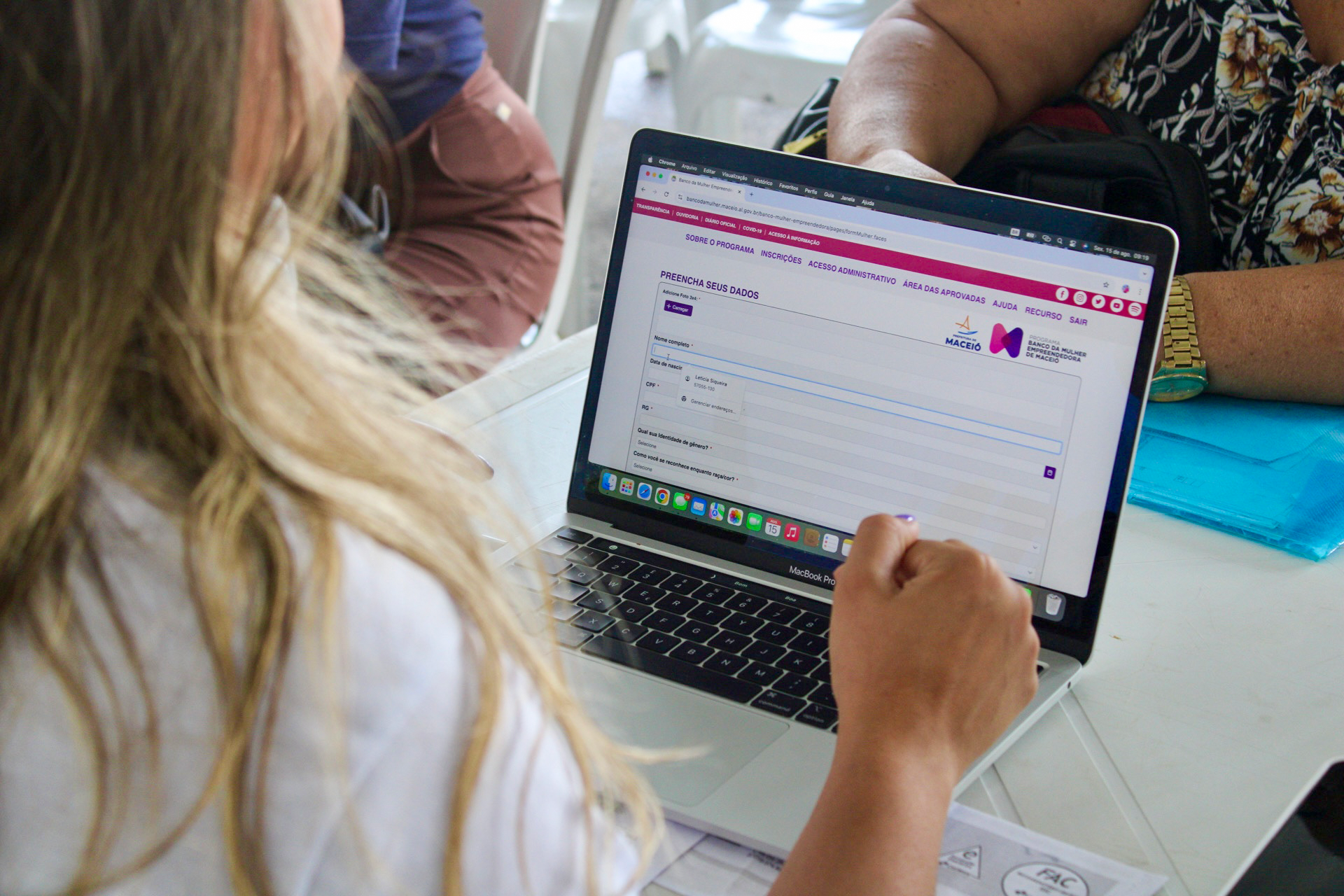 Maceió Digital leva tecnologia às inscrições do Banco da Mulher Empreendedora no Brota na Grota